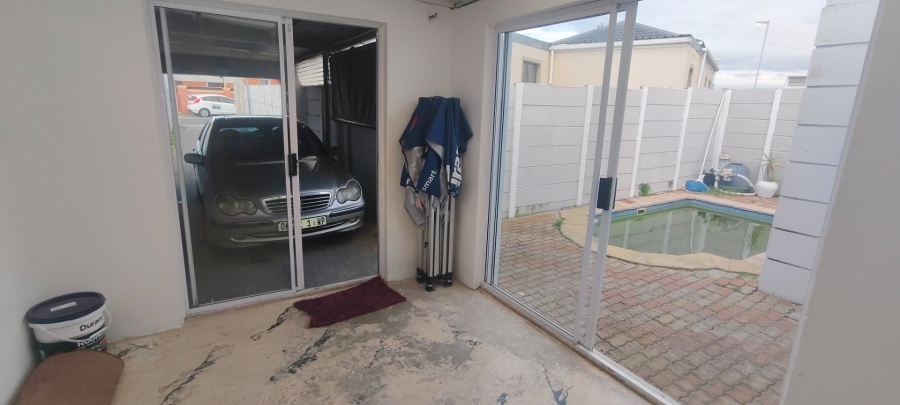 3 Bedroom Property for Sale in Rondevlei Park Western Cape